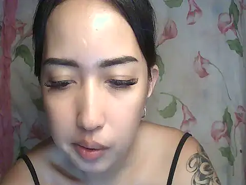 XXnaughty_08XX Adlı Modelin Canlı XXX Sohbeti