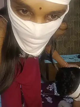 Pokazy przed kamerką – Desi_Divya999