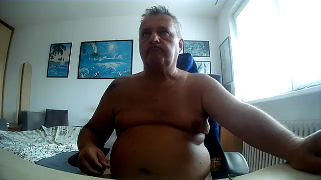 Robert_SK1 Live XXX Chat
