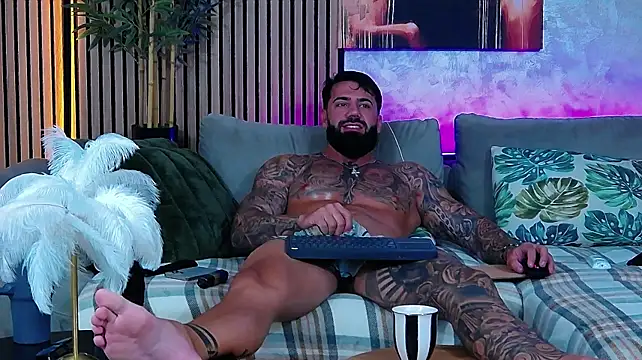Show de masterkingofmusclee na webcam