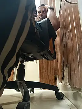 צ'אט XXX בשידור חי של sexcook
