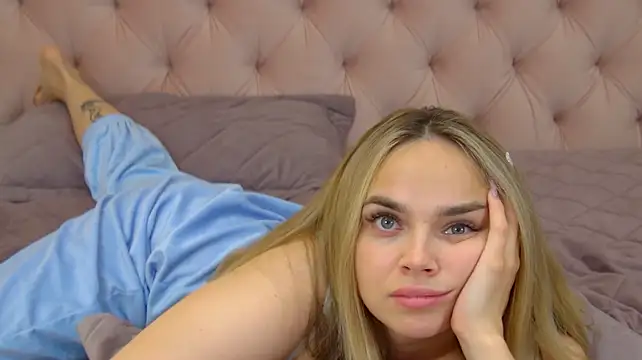 AnitaVenture Chat XXX in diretta