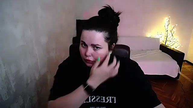 Emily_Mo Live XXX-Chat
