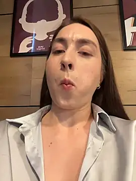 Holly_Play live XXX chat
