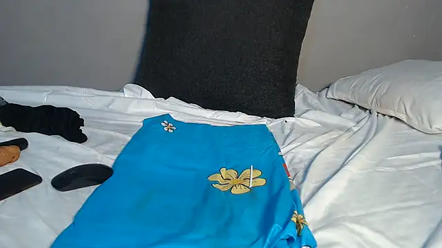 SpicyMackenzie22 live XXX chat