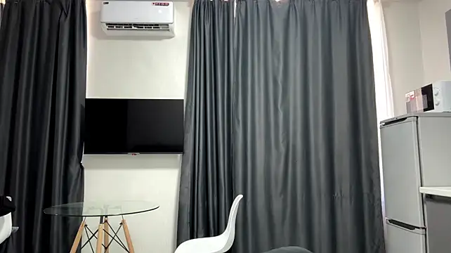 mintwhiff's Live XXX Chat