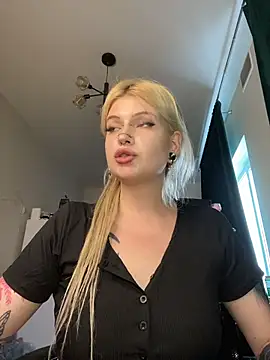 צ'אט XXX בשידור חי של DriveThruCiri