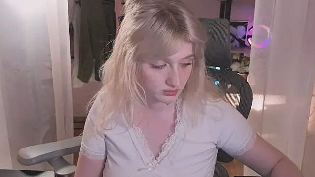 Chat XXX en directo de ELLIEJAY