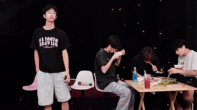 Chenyong123 라이브 XXX 채팅