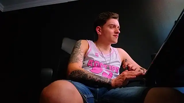 Онлайн чат XXX FelixStarkk