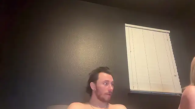 Cloudyydayzz Show Webcam