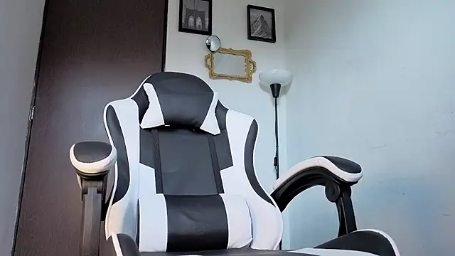 Živý XXX chat Arteemiiis