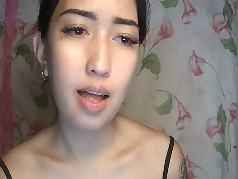 צ'אט XXX בשידור חי של XXnaughty_08XX