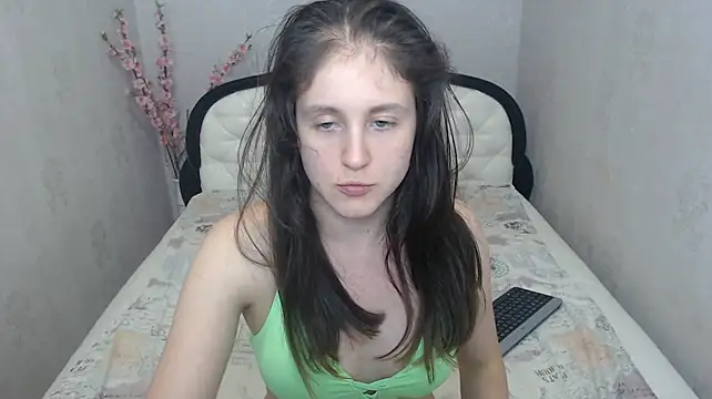 Holliy_Cooper Adlı Modelin Canlı XXX Sohbeti