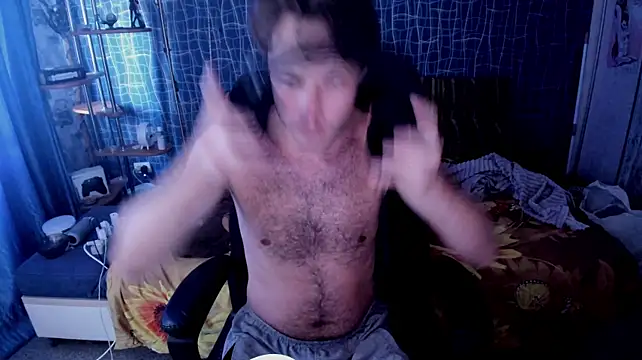 Show modela CuteBoy228 na web-kameri