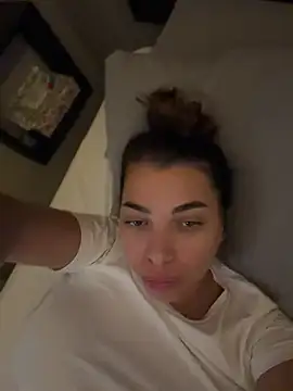 MARIABELLA27 élő XXX-chatje