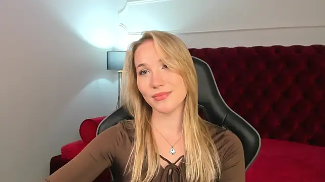 Živý XXX chat ElaraVoltage