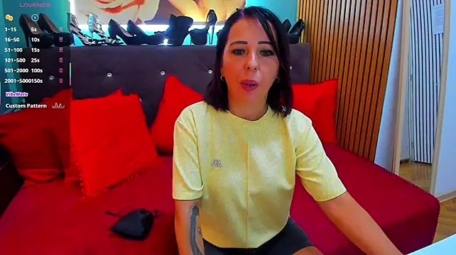 LauraSiin live XXX chat