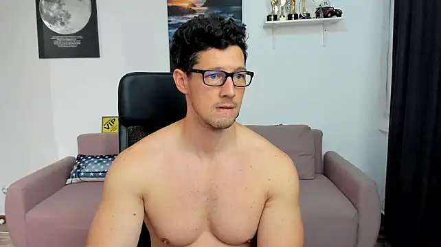 BrutusK08 Adlı Modelin Canlı XXX Sohbeti