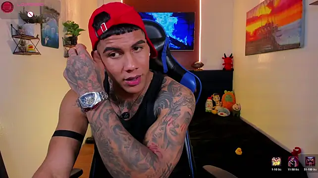 Damian_latinxxx Show in webcam