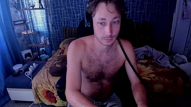 Show modela CuteBoy228 na web-kameri