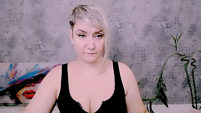 Djullia Chat XXX live