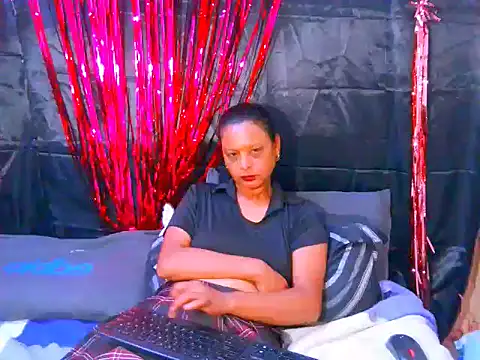 indiansexysammy XXX чат на живо