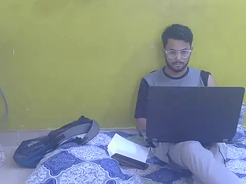 Stubborndesiboy's Live XXX Chat