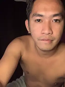Yourbigcockasian_xx 网络视讯表演