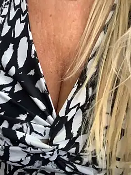 Milf_Michelle's Live XXX Chat