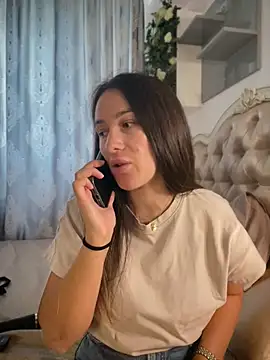 HotXMom_ Adlı Modelin Canlı XXX Sohbeti