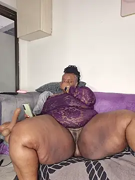 ThickianaRider's Live XXX Chat