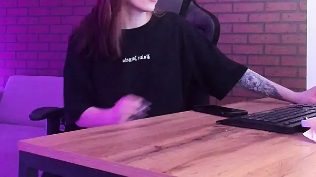 DamnWitchh Live XXX-Chat
