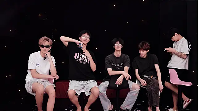 Chenyong123's Live XXX Chat
