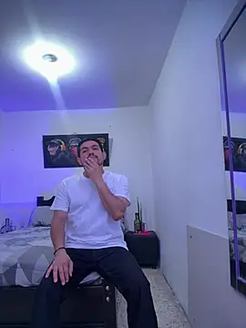 Chat +18 de williamsmiiths16 ao vivo