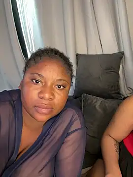 Chatroom XXX en direct de BonnyMolhada