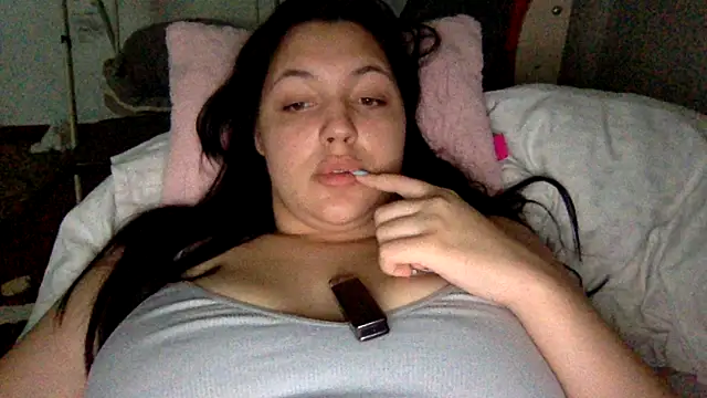 Bettie_Toni Adlı Modelin Canlı XXX Sohbeti