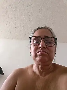 Chat +18 de _candi ao vivo