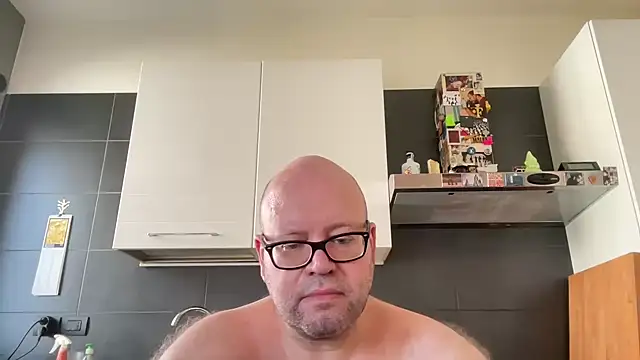 theitalianbear live XXX chat
