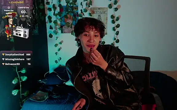 Chat XXX en directo de JohnnyJones_