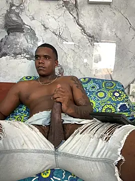 XXX chat uživo modela Tysonn777_