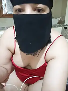 Lara-_-28's Live XXX Chat