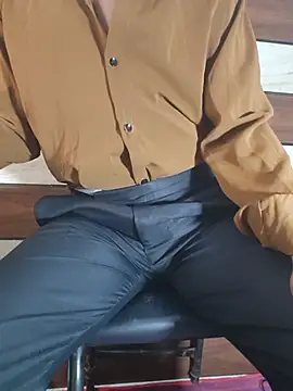 Yass_DaddyのライブXXXチャット