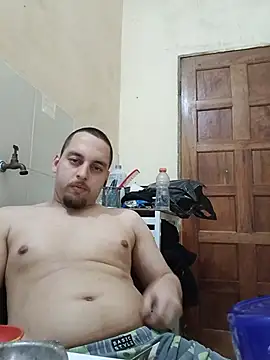 matvaz21cm Chat XXX in diretta