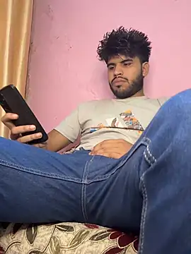MASTTERRRR Adlı Modelin Canlı XXX Sohbeti