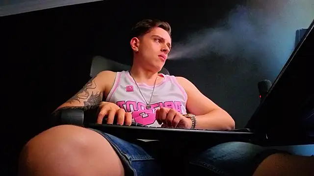 FelixStarkk – Naživo XXX chat