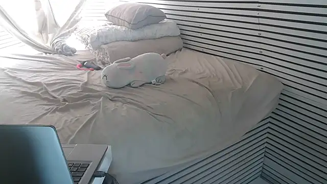 Hola_Homo Pertunjukan Webcam