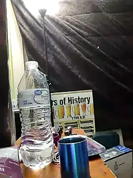 ORANGE_FACE_INWARD's Live XXX Chat