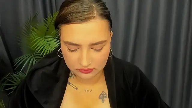 NikkiSummern Live XXX chat