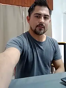 Bradd_32 现场XXX聊天